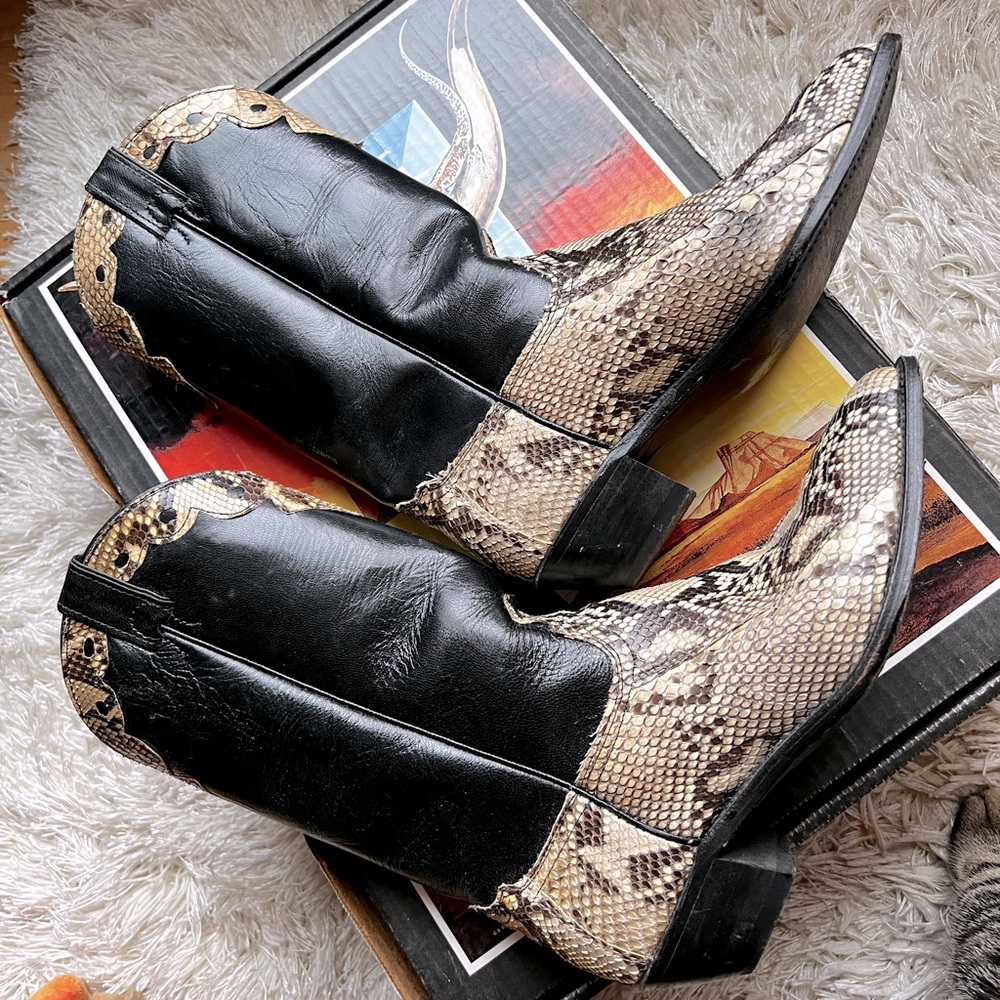 Woman’s Abilene Python/Black Cowboy boot
